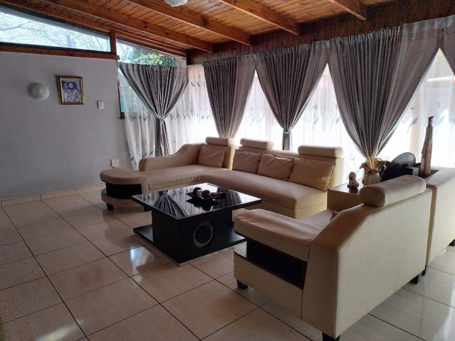 5 Bedroom Property for Sale in Sasolburg Free State